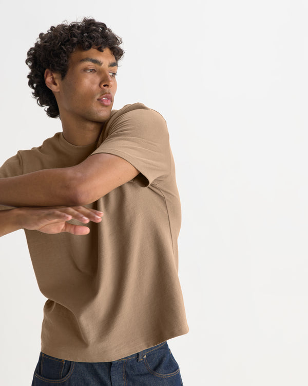 Dean – Strukturiertes T-Shirt aus Bio-Baumwolle in Dunkelsand