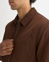 Lytton – Braun zerknittertes Nylon-Overshirt